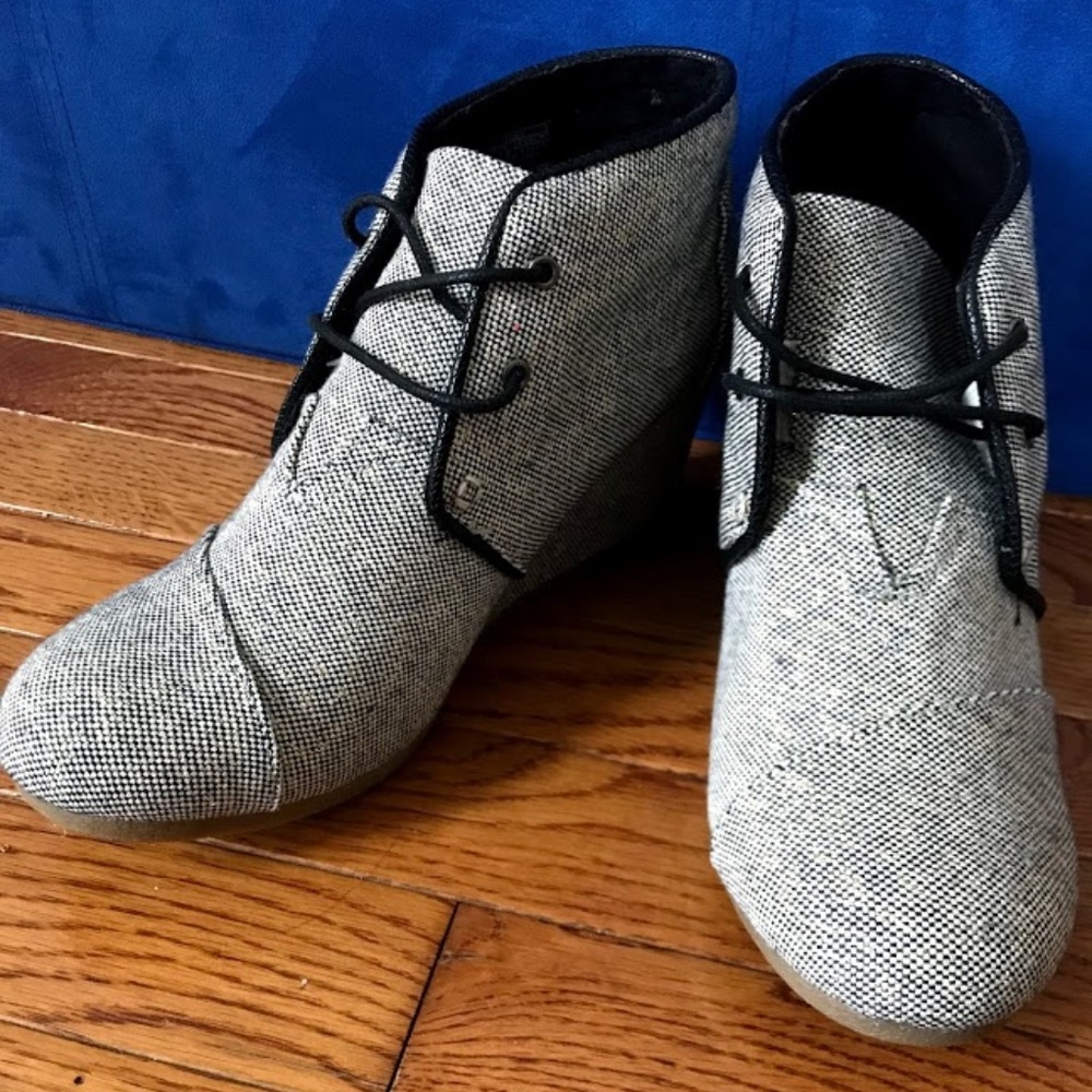 Toms Desert Wedge Black Gold